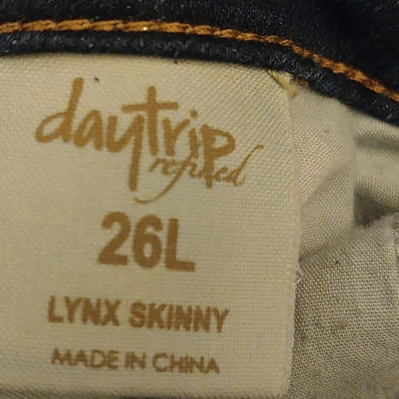 Daytrip Refined Lynx Skinny Stretch Jeans - Picture 11 of 12